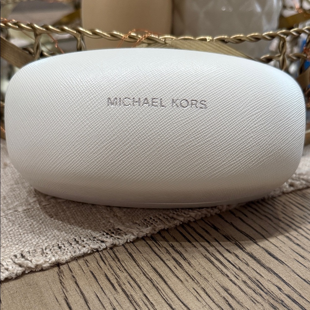 NWT. Michael Kors sunglasses sun ☀️